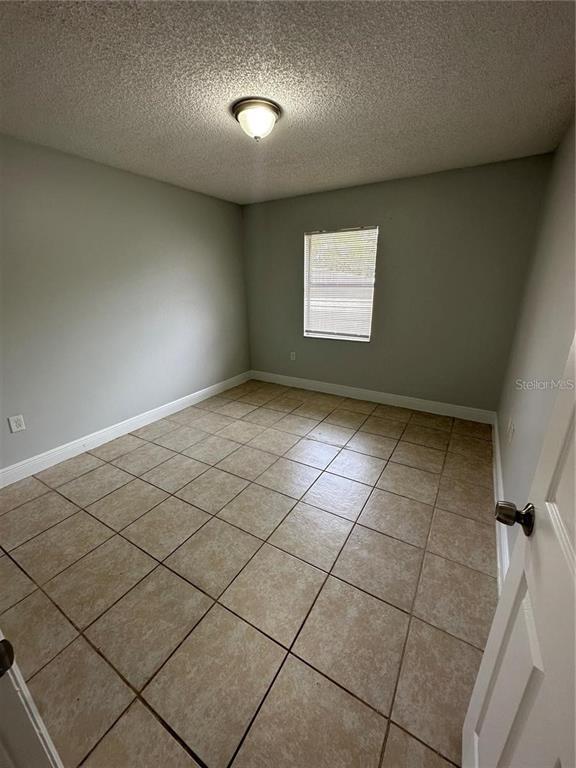 Building Photo - 1348 Fairway Dr