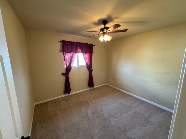 Building Photo - 2058 E Fremont Dr