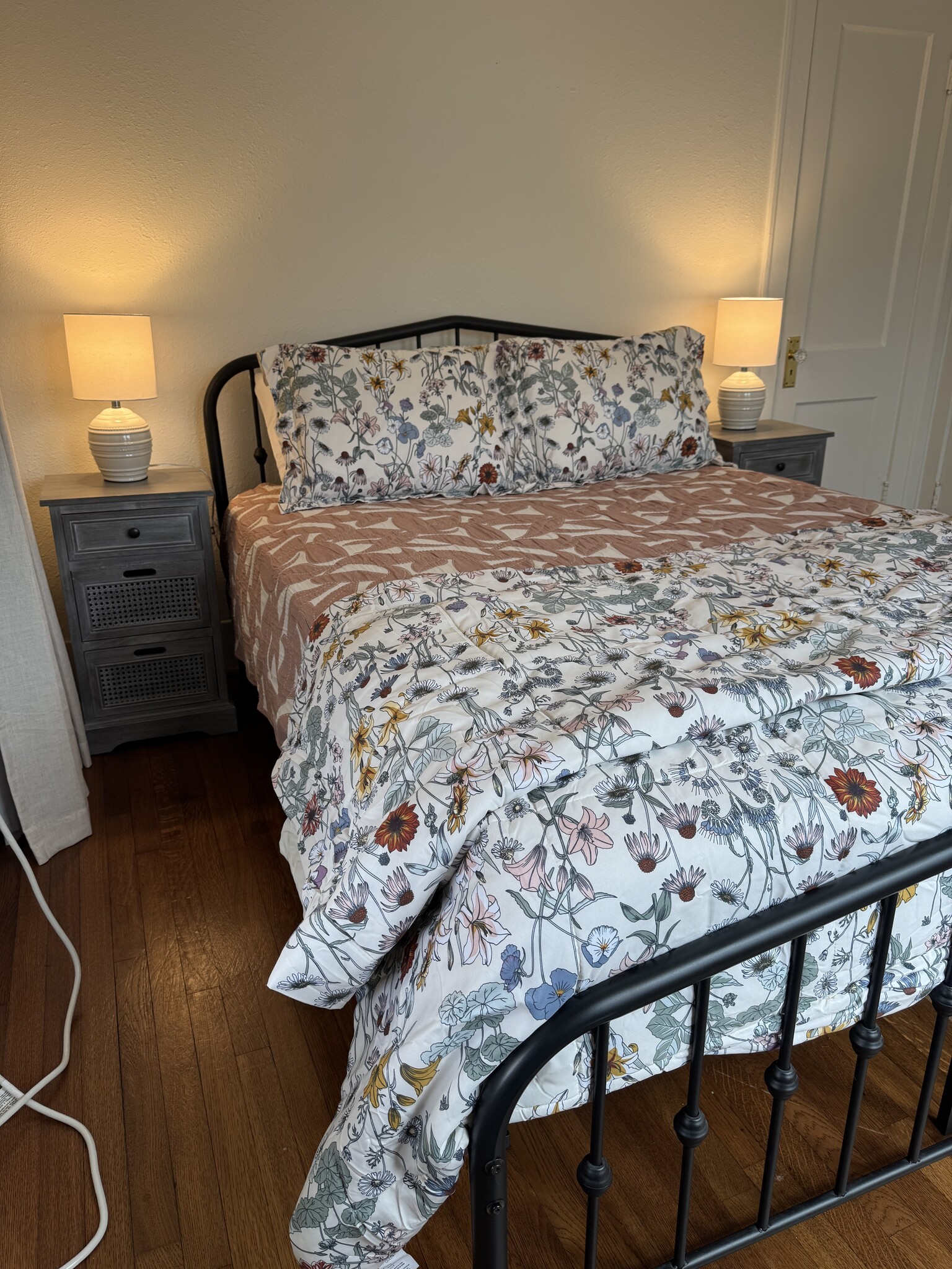 Building Photo - 1220 Waugh Dr