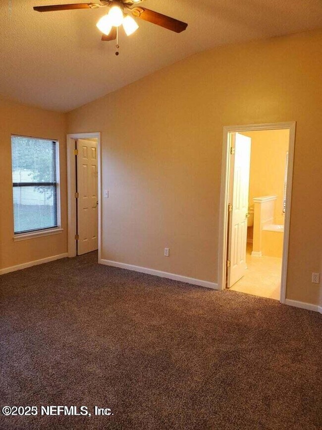 Building Photo - 1058 Waterfall Dr