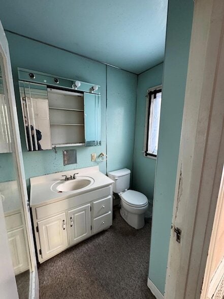 Building Photo - 116 W 2nd St