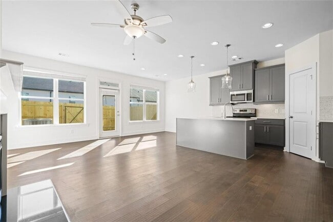 Building Photo - 28 Auburn Valley Wy