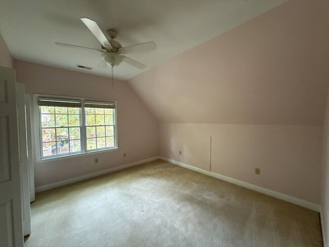 Building Photo - Spacious Home in the Matthews Area!