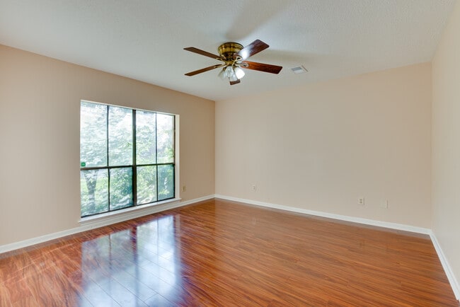 Building Photo - 15114 Mira Vista Dr
