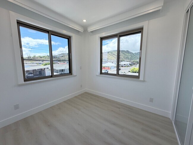 Building Photo - 1335 9th Ave