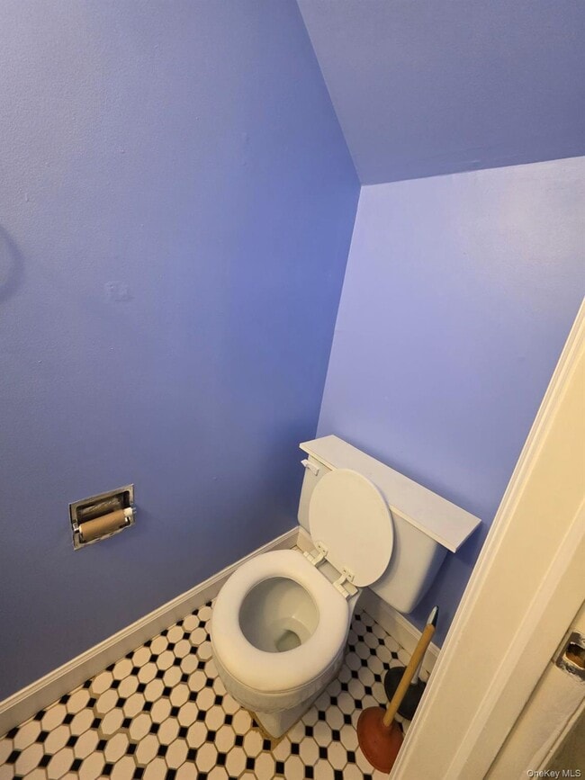 Building Photo - 4 Hudson Heights Dr