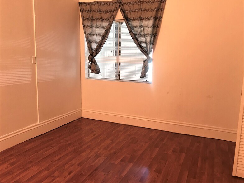 Building Photo - 2531 Ridge Rd