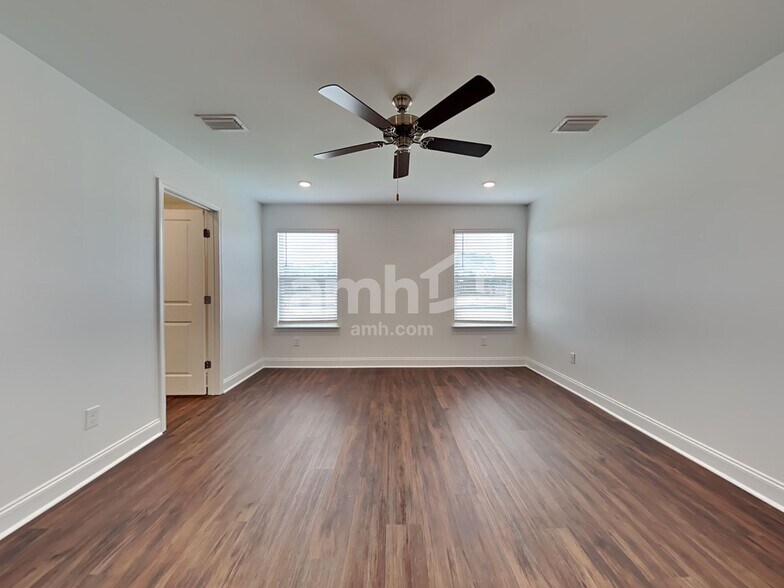 Building Photo - 547 Plumeria Ln