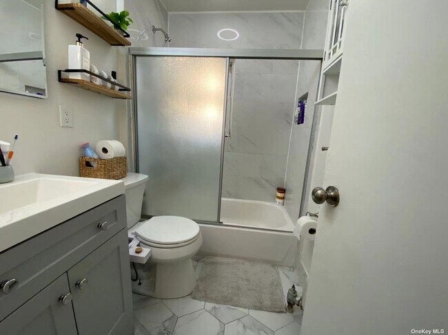 Building Photo - 85-17-85115 115th St