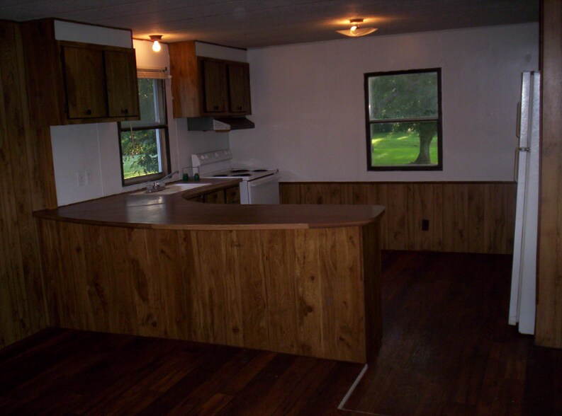 Building Photo - 547 Creekside Dr
