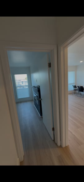 Fireplace in bedroom - 20 29th Ave