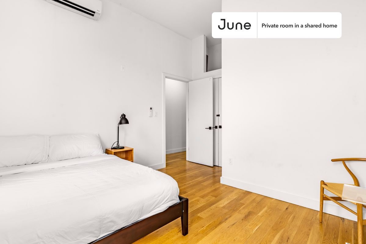 Building Photo - Room in Shared 5 bed/3 bath home