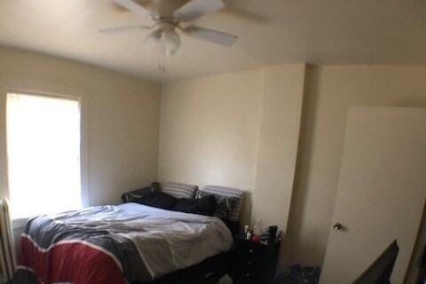 Building Photo - 2343 Sherbrook St