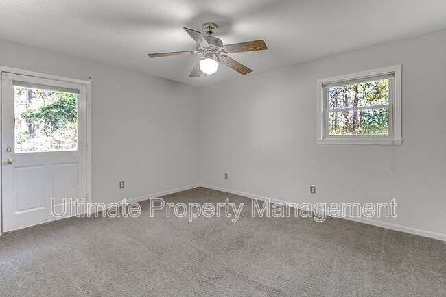 Building Photo - 402 Kingston Rd