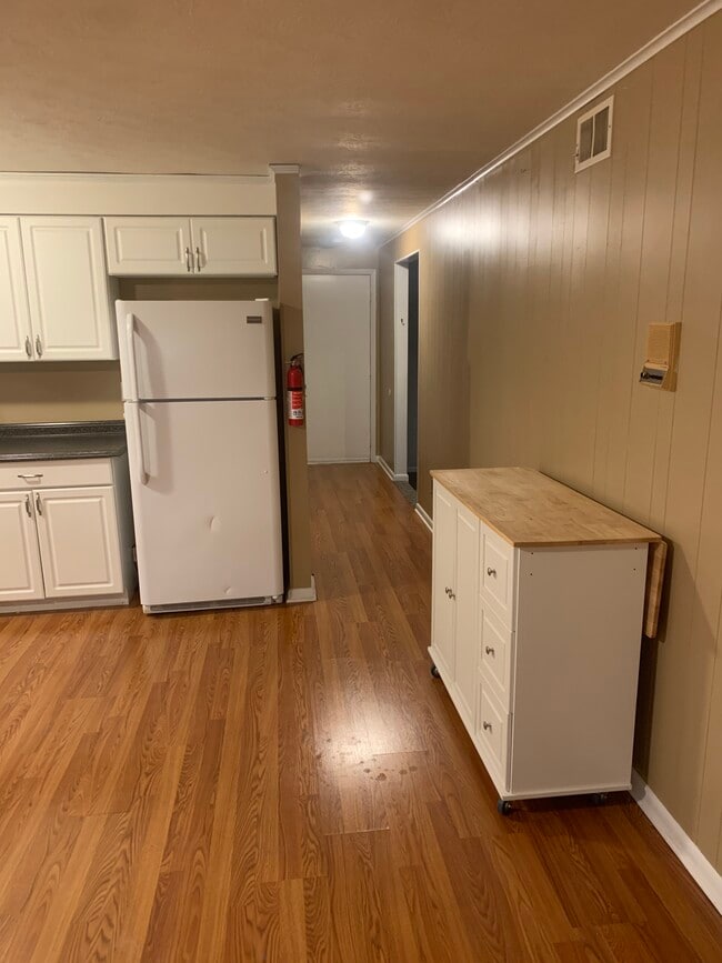 Building Photo - 1424 Town Hall Rd