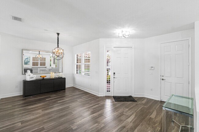 Building Photo - 8300 Calabria Lakes Drive