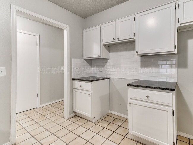 Building Photo - 8510 Candlewood Dr