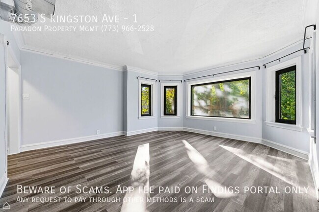 Building Photo - 7653 S Kingston Ave