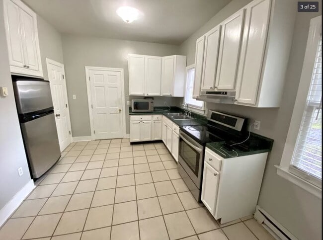 Building Photo - 2206 Parkwood Ave