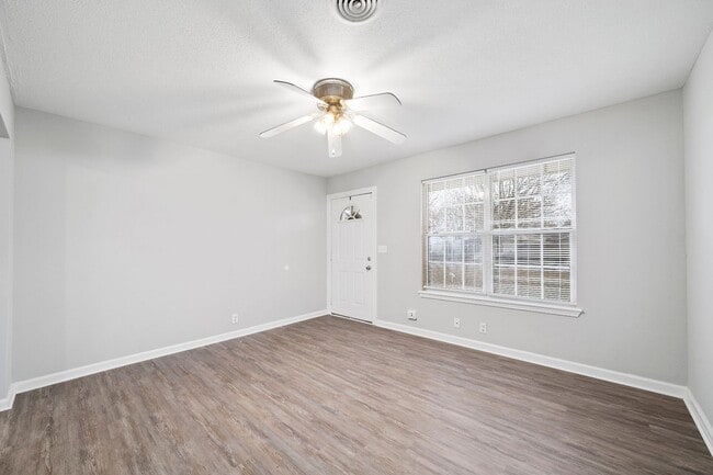 Building Photo - 101 Gail St