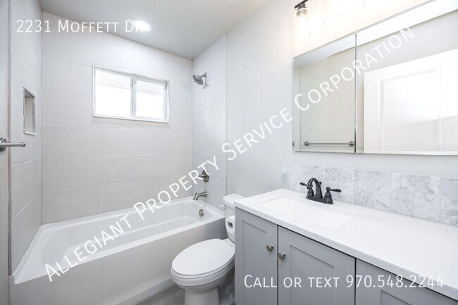 Building Photo - 2231 Moffett Dr