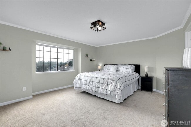 Building Photo - 3 bed 2.5 bath in martha lake neighborhood