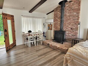 Building Photo - H410000