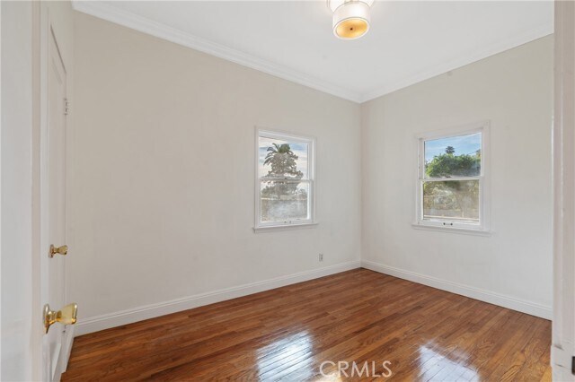 Building Photo - 1325 E Altadena Dr