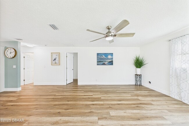 Building Photo - 4035 Oriole Ave