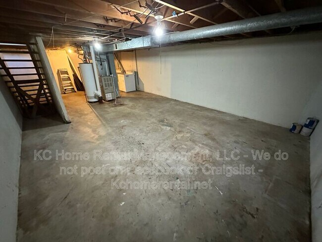 Building Photo - 1708 E 97th St