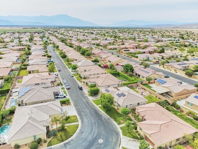 Building Photo - 82950 Vincent Dr