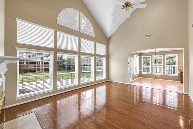 Building Photo - 22319 Fairbay Dr