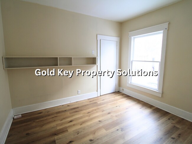 Building Photo - Large 2 BR 1 BA House Near Downtown Anderson (NO SECTION 8)