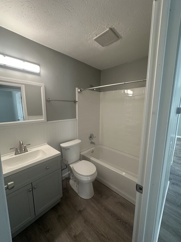 Building Photo - 186 Bernower Ave SW