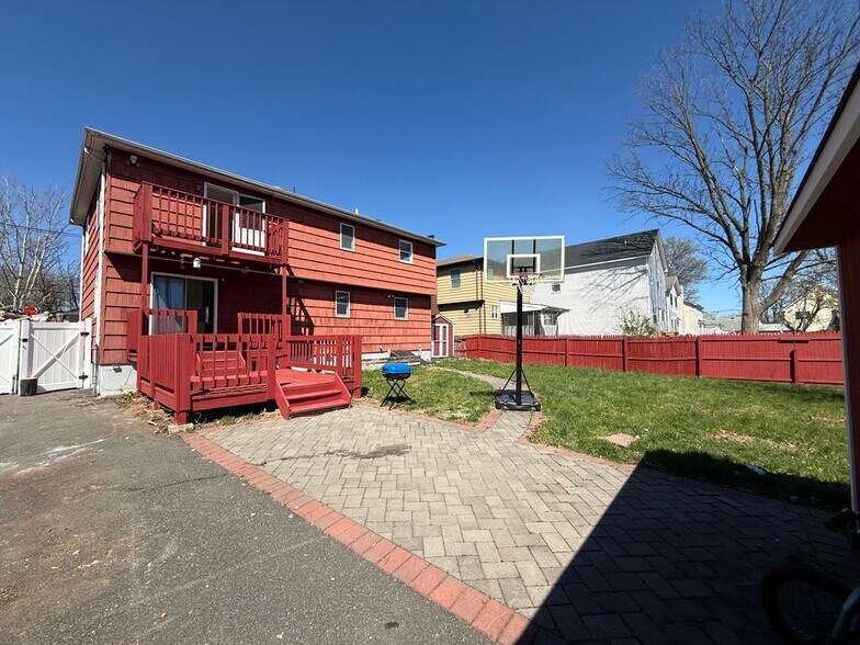 Building Photo - 35 Fiat Ave