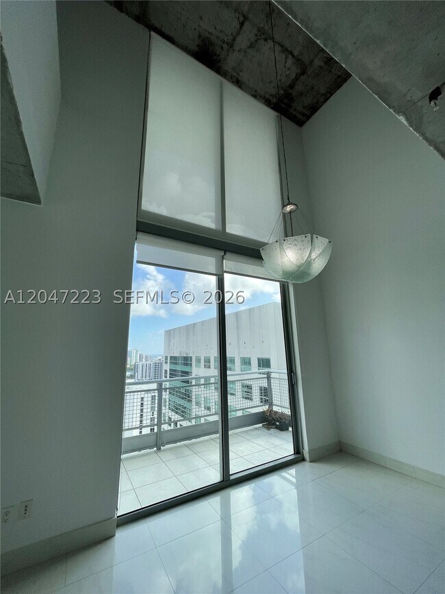 Building Photo - 690 SW 1st Ct