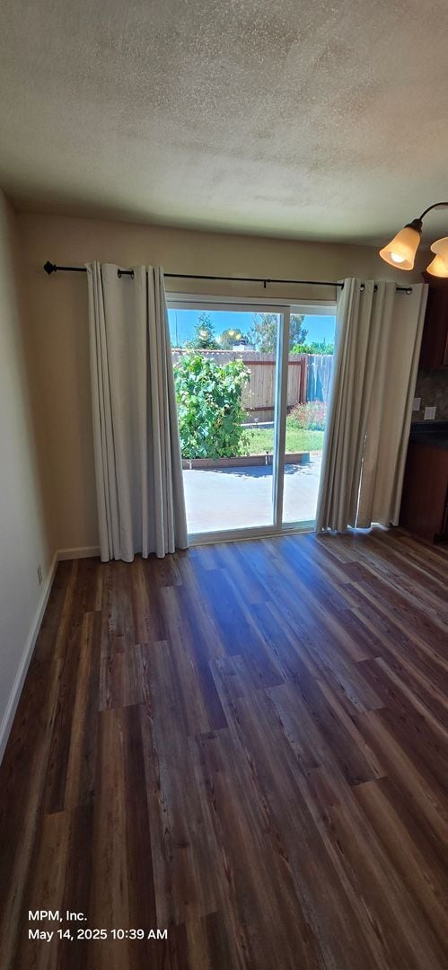 Building Photo - 4 Bedroom 2 bath home with 2 car garage, y...