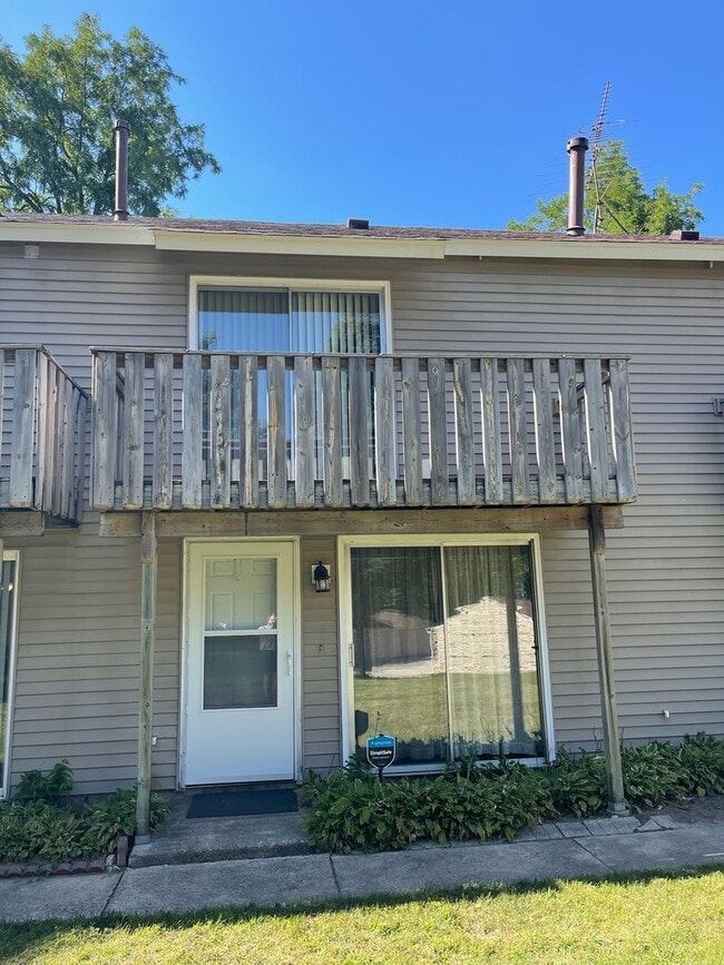 Building Photo - 149 Forest Ave