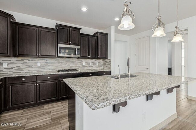Building Photo - Charming 4 bedroom, 3 bath home in North P...