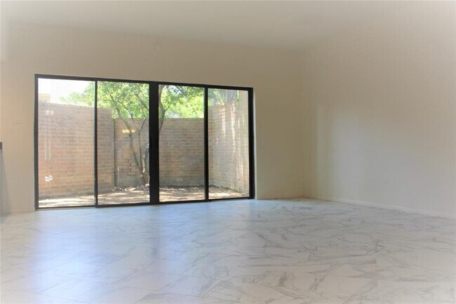 Building Photo - 12625 Memorial Dr