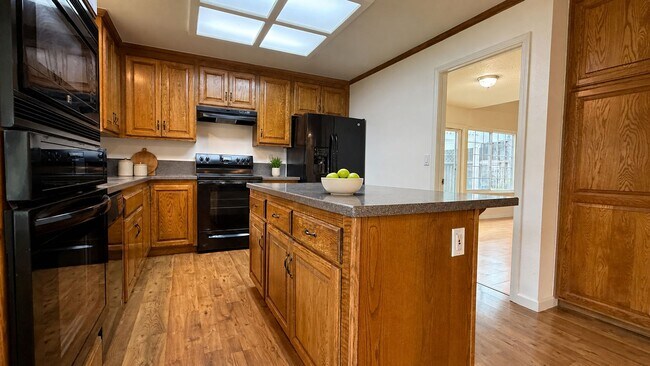 Building Photo - 7214 Chantilley Ct