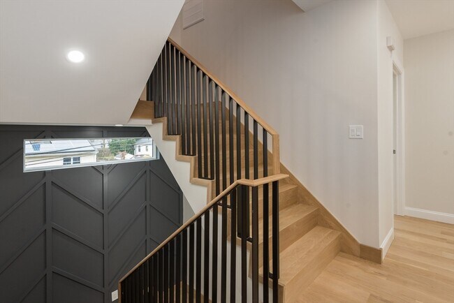 Building Photo - 6 Gordon Rd