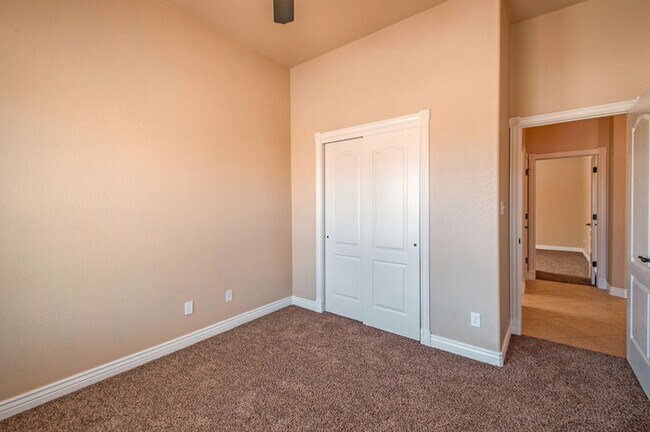 Building Photo - Northeast Home w/ Refrigerated Air