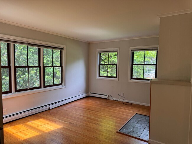 Building Photo - 3 Bedroom 2.5 Bath in Hanover