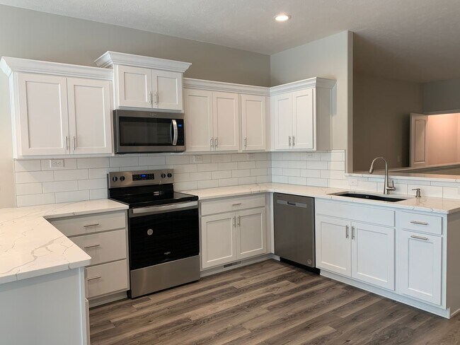 Building Photo - Brand New 2 bed/2.5 bath ranch townhome