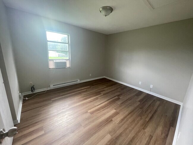 Building Photo - 161 Ashwood Dr