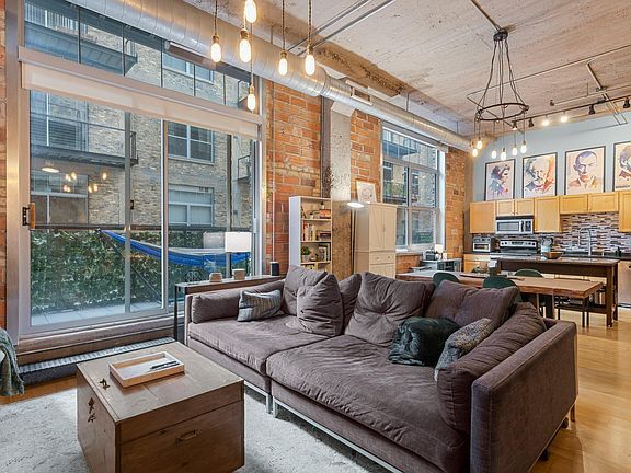 Building Photo - 521 S 7th St