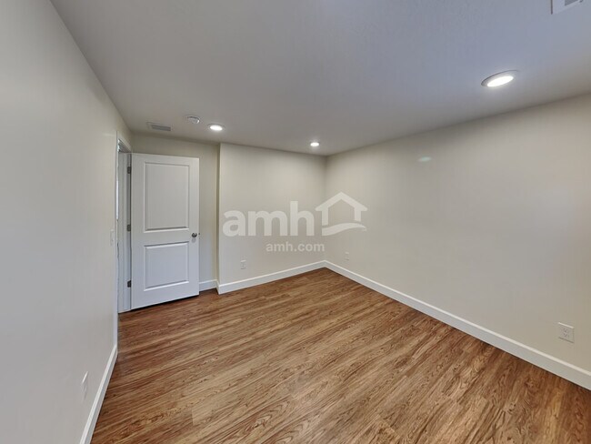 Building Photo - 4383 N Morgan Way