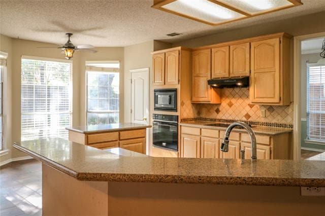 Building Photo - 1703 Foxchase Ln