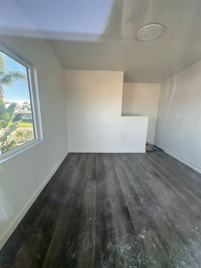 Building Photo - 352 Bonito Ave